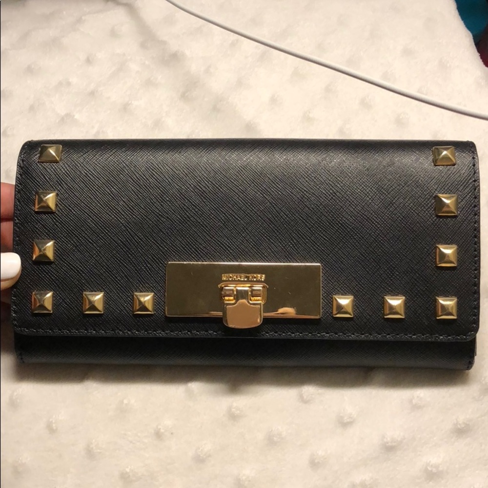 Michael kors wallet